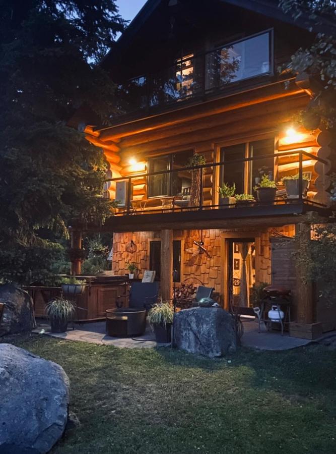 A Suite Retreat - Beyond Bed & Breakfast Sun Peaks Exterior foto
