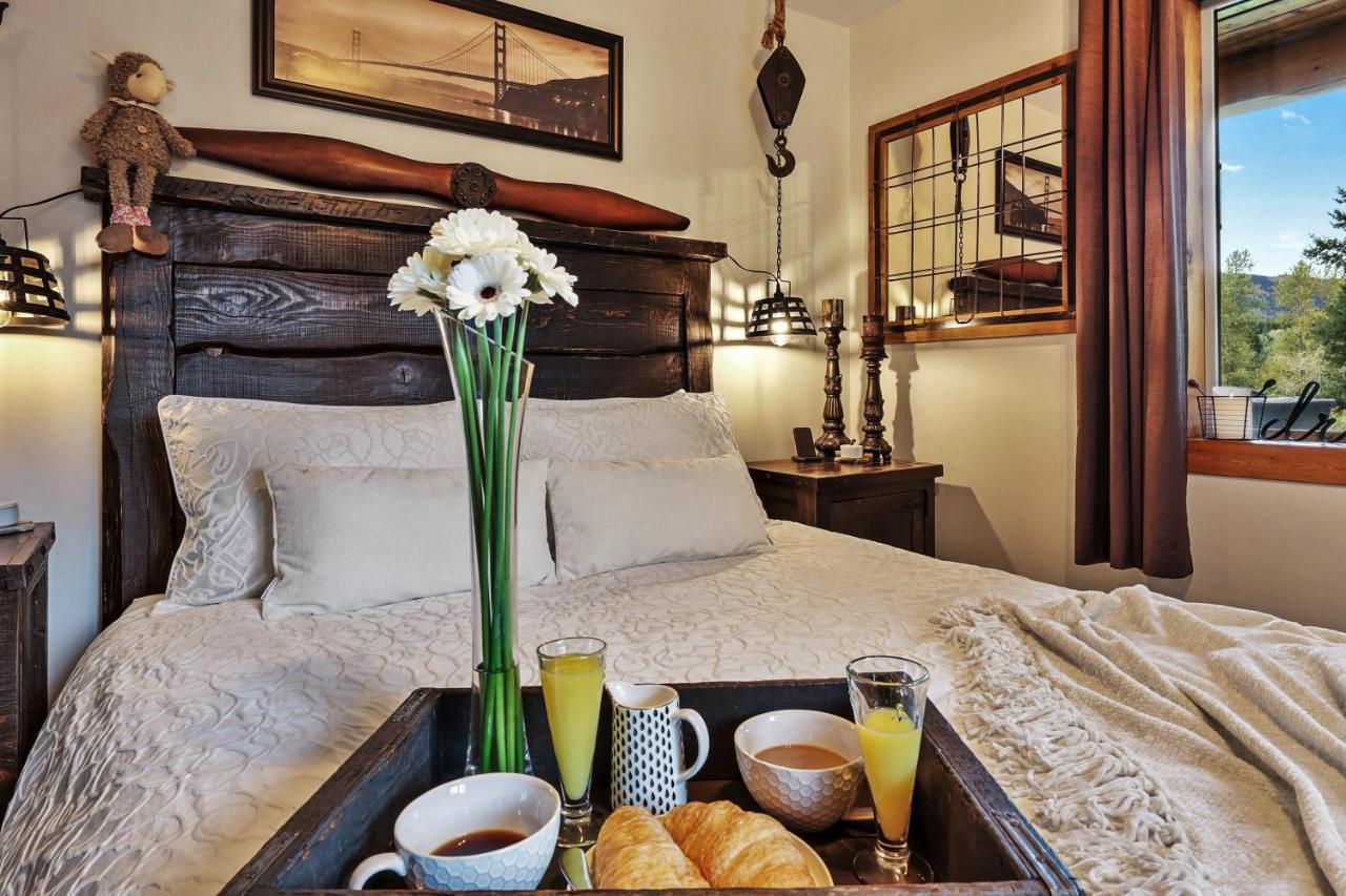 A Suite Retreat - Beyond Bed & Breakfast Sun Peaks Exterior foto